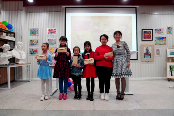 「爱祖国·爱家乡」儿童美术作品展启幕 童心绘山河，艺术育未来